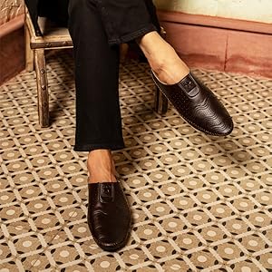 Men Blue Ethnic Slip-On Juttis