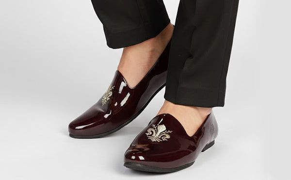 Men Black Patent Glossy Ethnic Embroidered Design Slip On Shiny Juttis & Mojaris For Party|Wedding|Festival