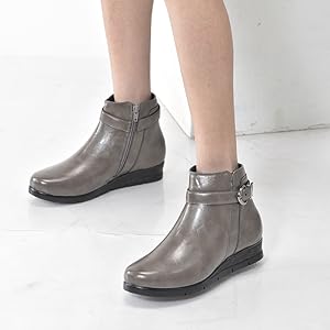 Women Black High Ankle Broad Feet Side Zipper Closure Casual Buckle Boots