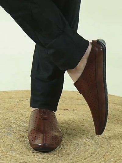 Men Brown Ethnic Slip-On Juttis