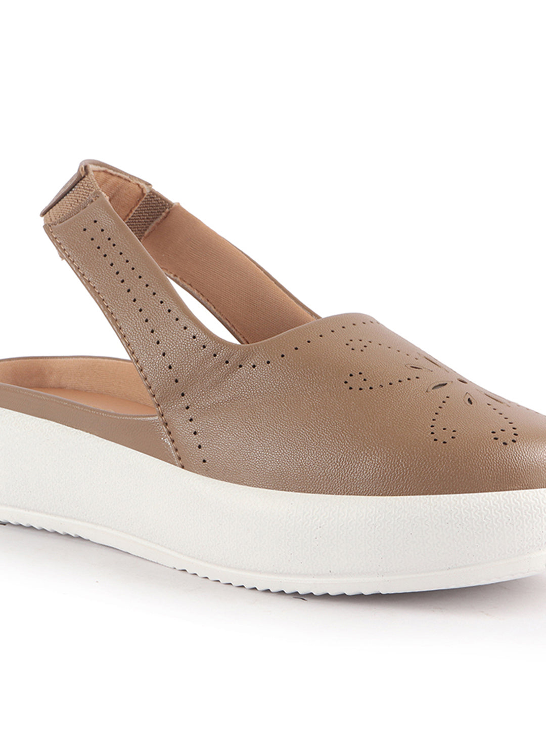 casual outdoor shoes