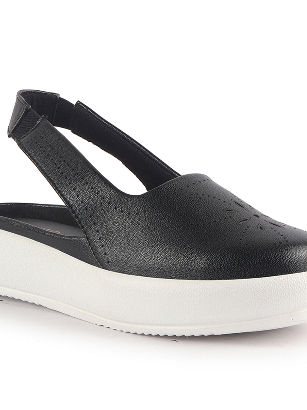 casual outdoor shoes