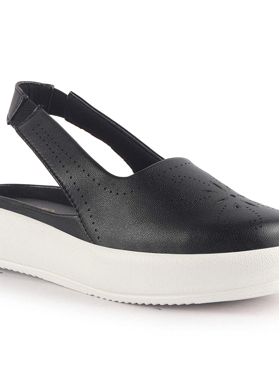 casual outdoor shoes