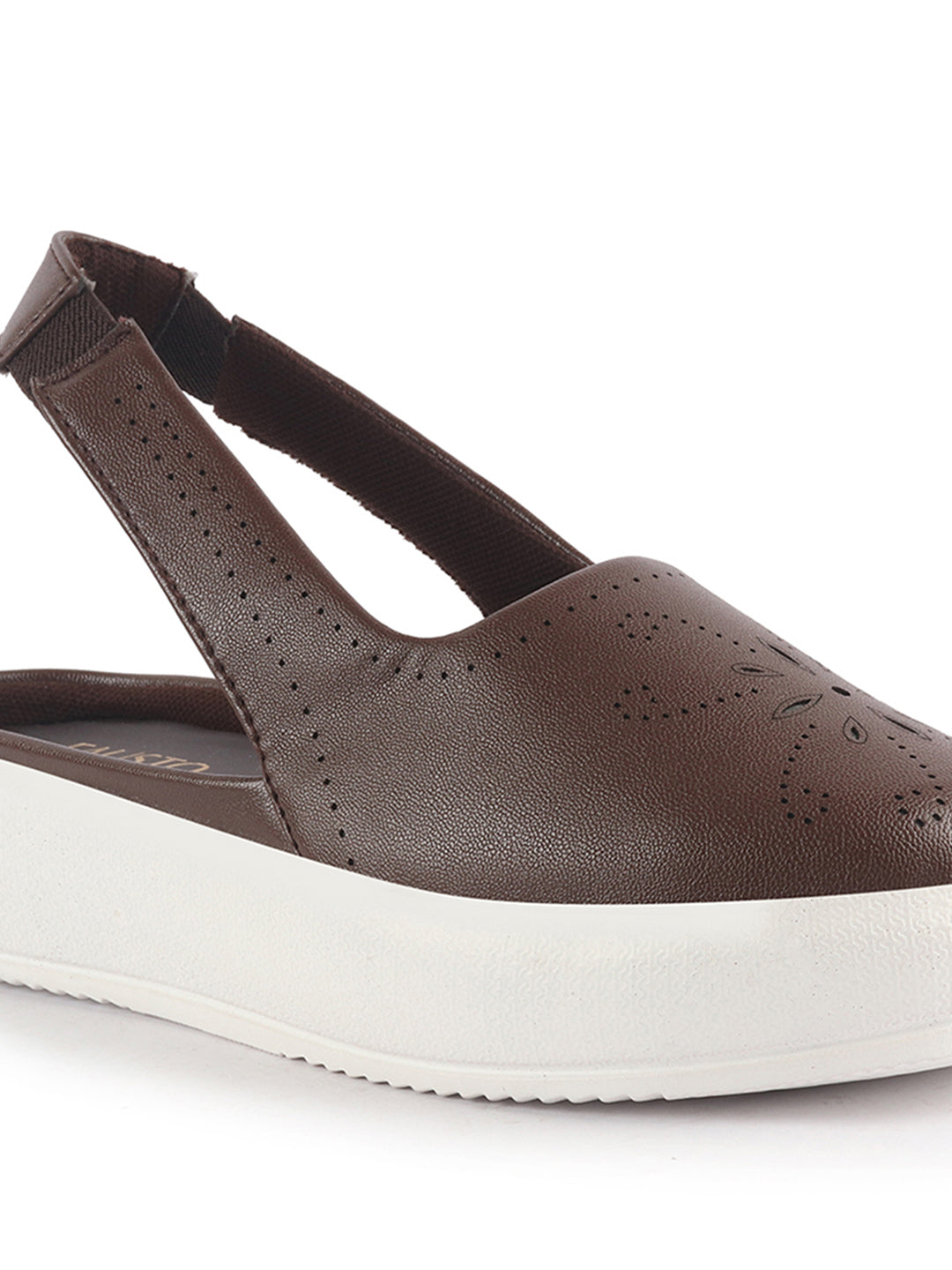 casual outdoor shoes