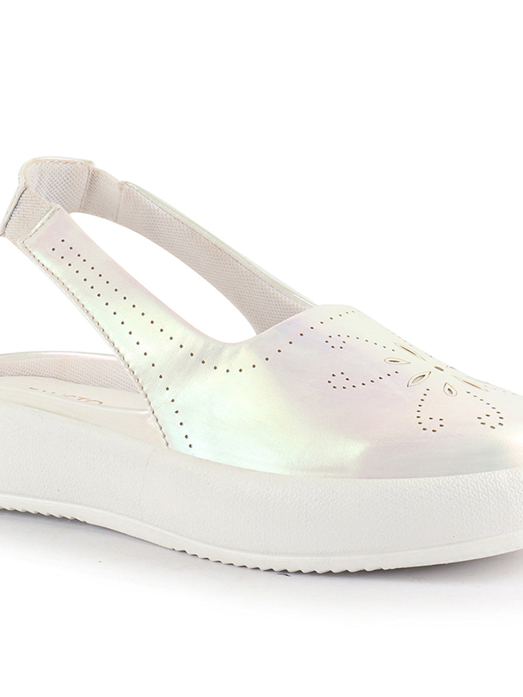 casual outdoor shoes