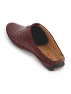 Shop Men Maroon Ethnic Wedding Party Back Open Slip On Juttis and Mojaris Online.