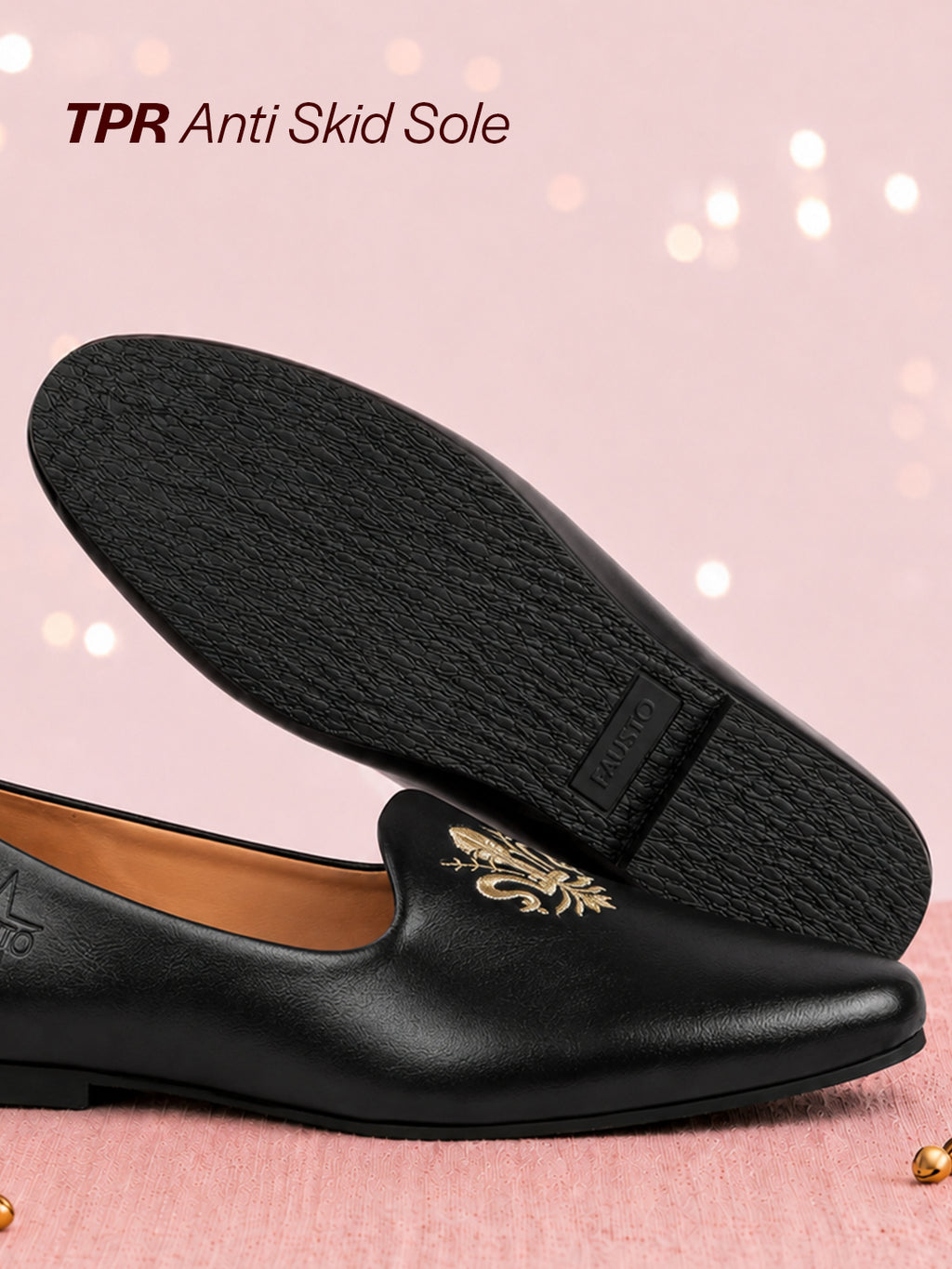 Men Black Ethnic Slip-On Juttis