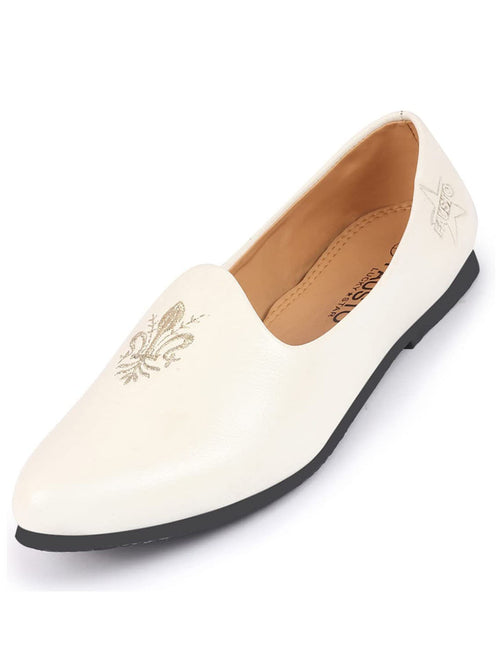 men white wedding ethnic party embroidery design slip on juttis and mojaris