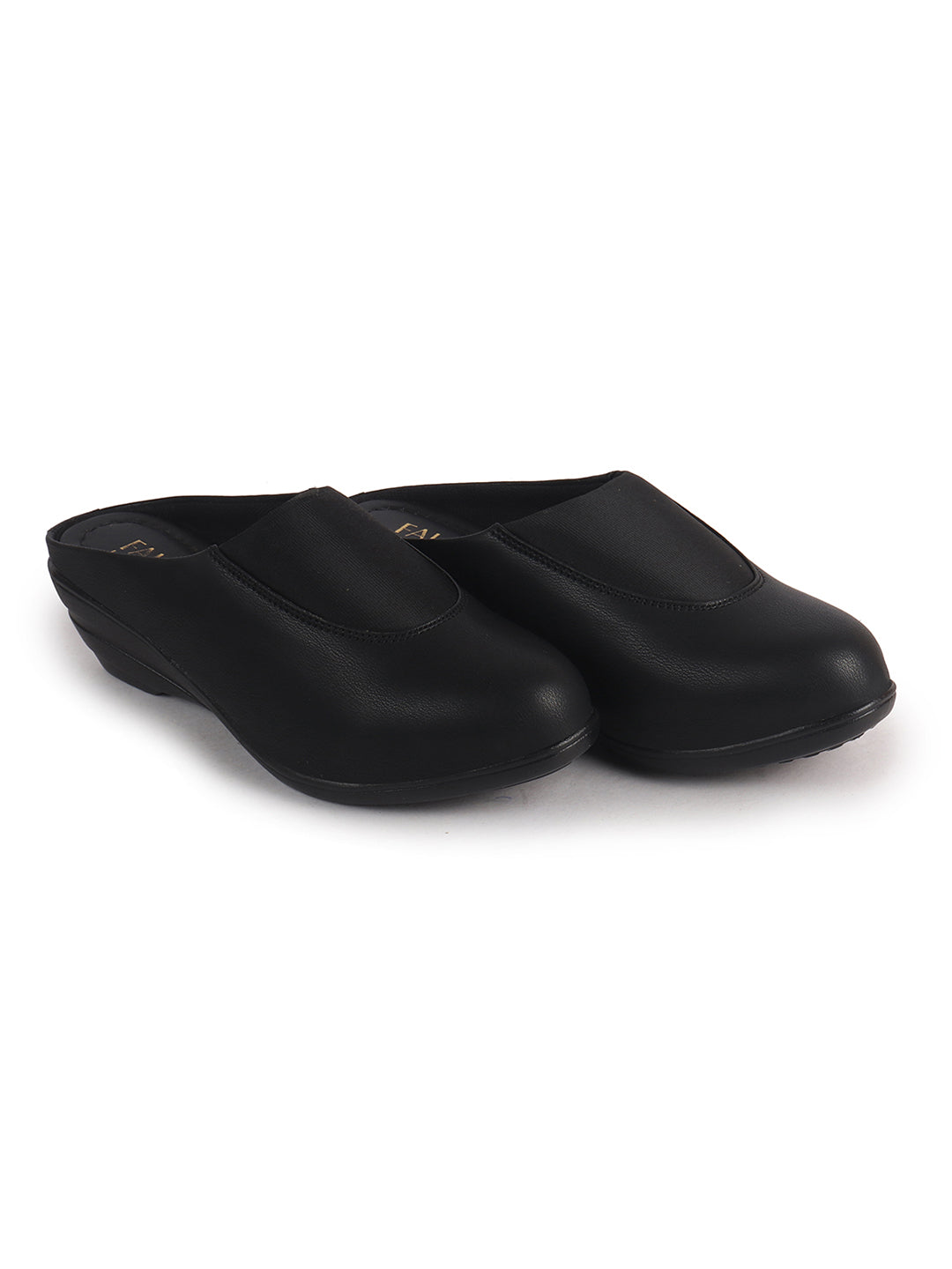 textured leather closed toe slides women