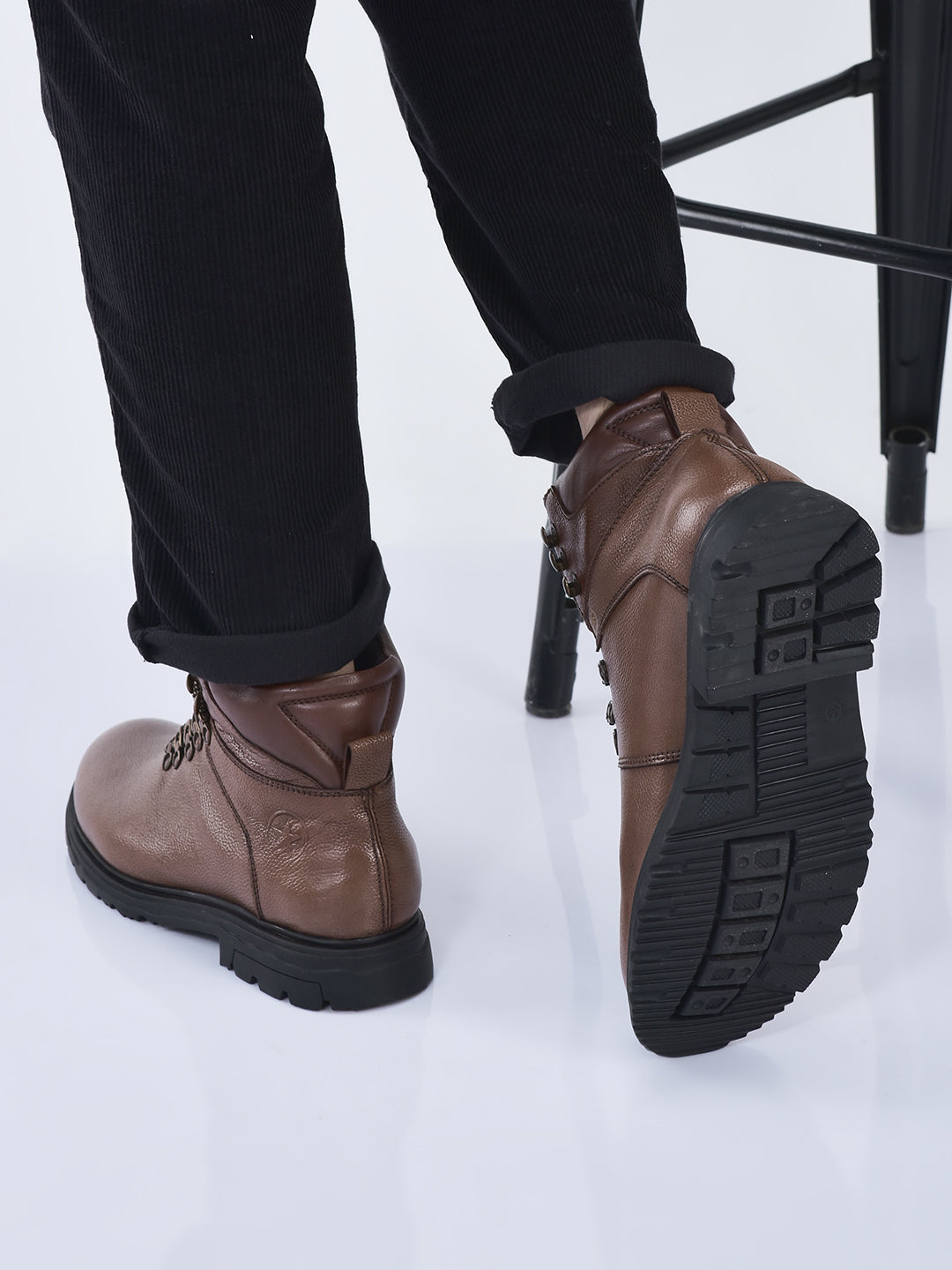 men tan genuine leather 5-hook lace up boots for trekking and hiking