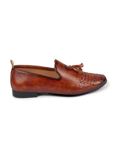 Shop Men Tan Tassel Knitted Design Broad Feet Slip On Ethnic Wedding Juttis and Mojaris Online.