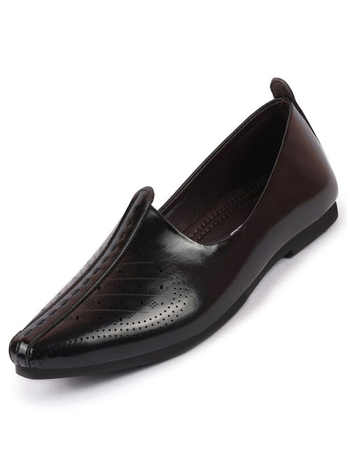 men black laser cut design ethnic slip on wedding juttis and mojaris