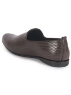 Men Brown Textured Ethnic Round Toe Juttis and Mojaris for Wedding|Festive Slip-On For Kurtas|Traditional Sherwani Shoes