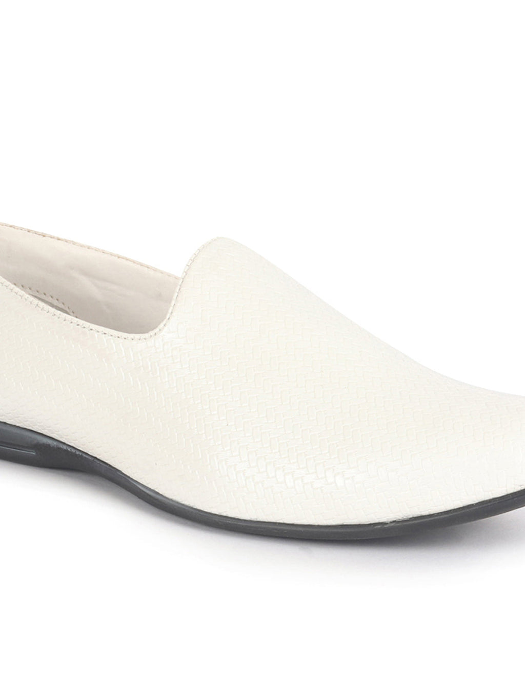 Men White Textured Ethnic Round Toe Juttis and Mojaris for Wedding|Festive Slip-On For Kurtas|Traditional Sherwani Shoes