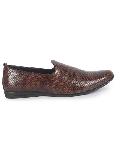 Men Brown Textured Ethnic Round Toe Juttis and Mojaris for Wedding|Party Slip-On|Traditional Kurtas Shoes|Festive Shoes