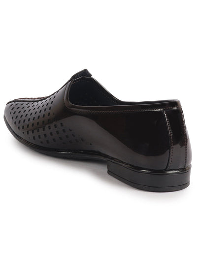 ethnic footwear for men