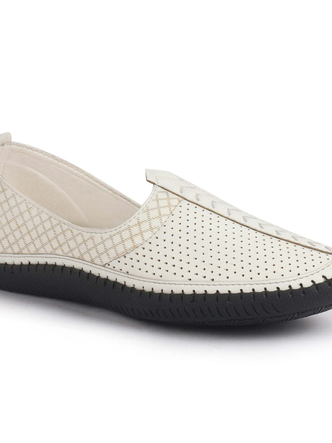 ethnic footwear for men