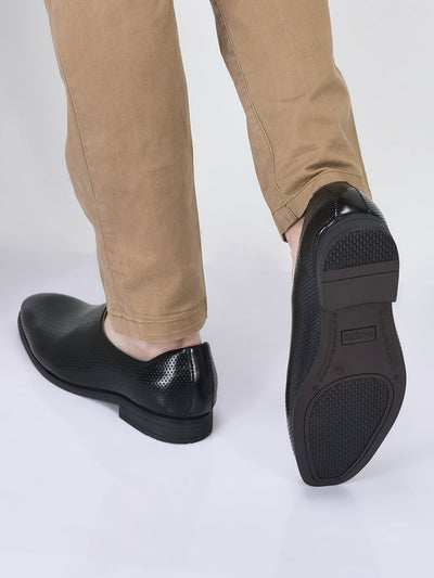 men black ethnic wedding juttis and mojaris for traditional kurta pajama|perforated party evening slip-on shoes|formal office shoes with cushioned insole