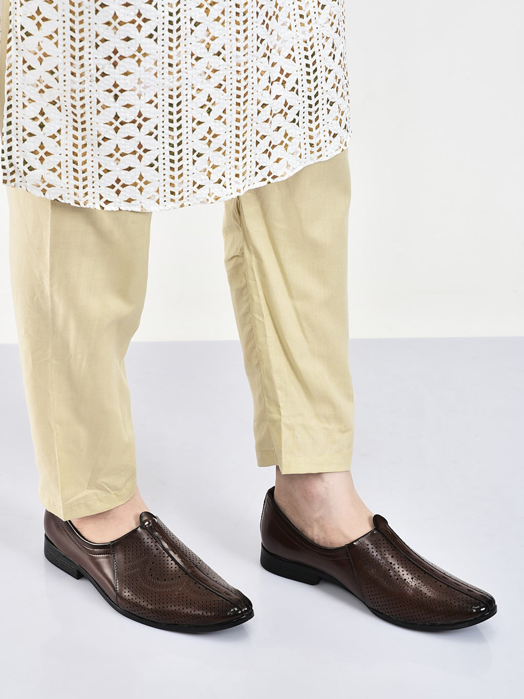 ethnic footwear for men