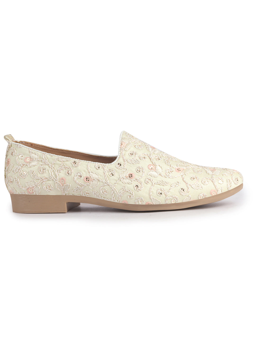 ethnic footwear for men