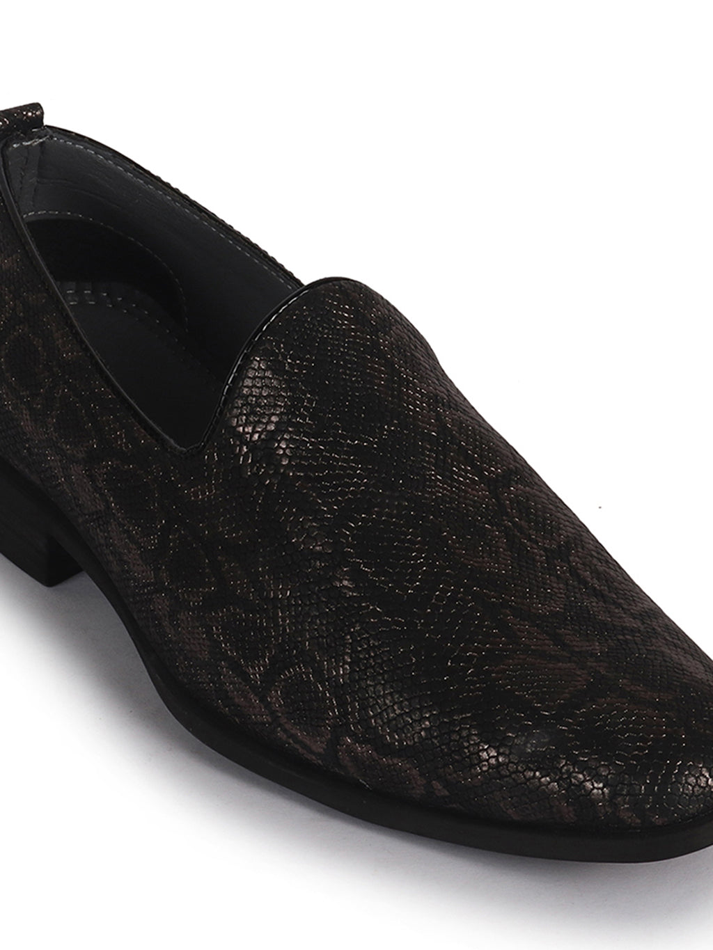 traditional hand stitched khussa
