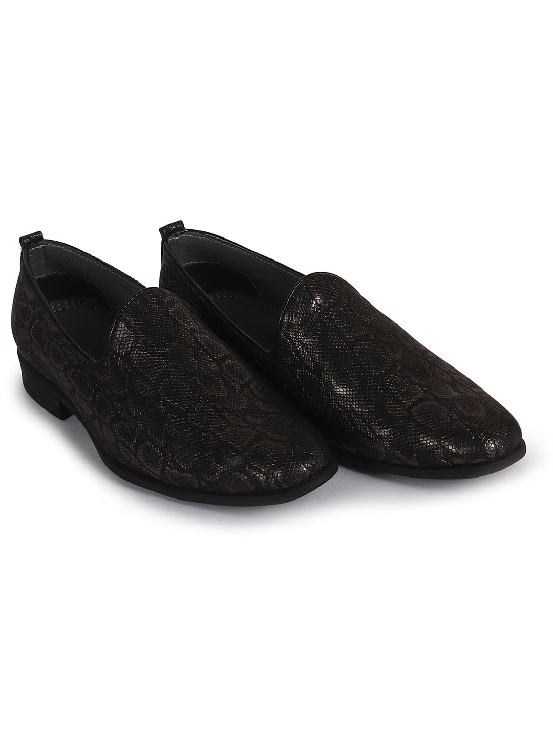 traditional hand stitched khussa