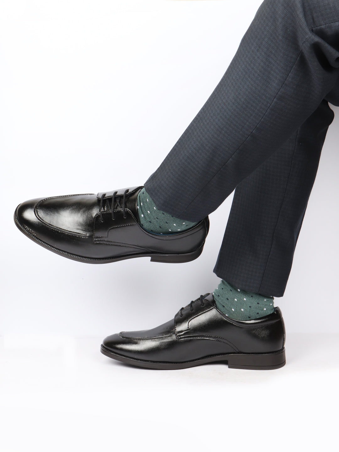Shop Men Black Formal Office Comfort Lace-Up Derby Shoes Online.
