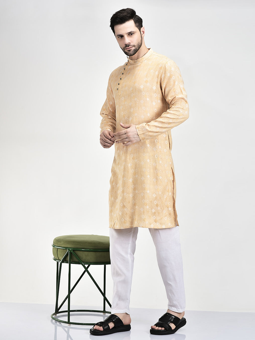 monsoon slippers for men