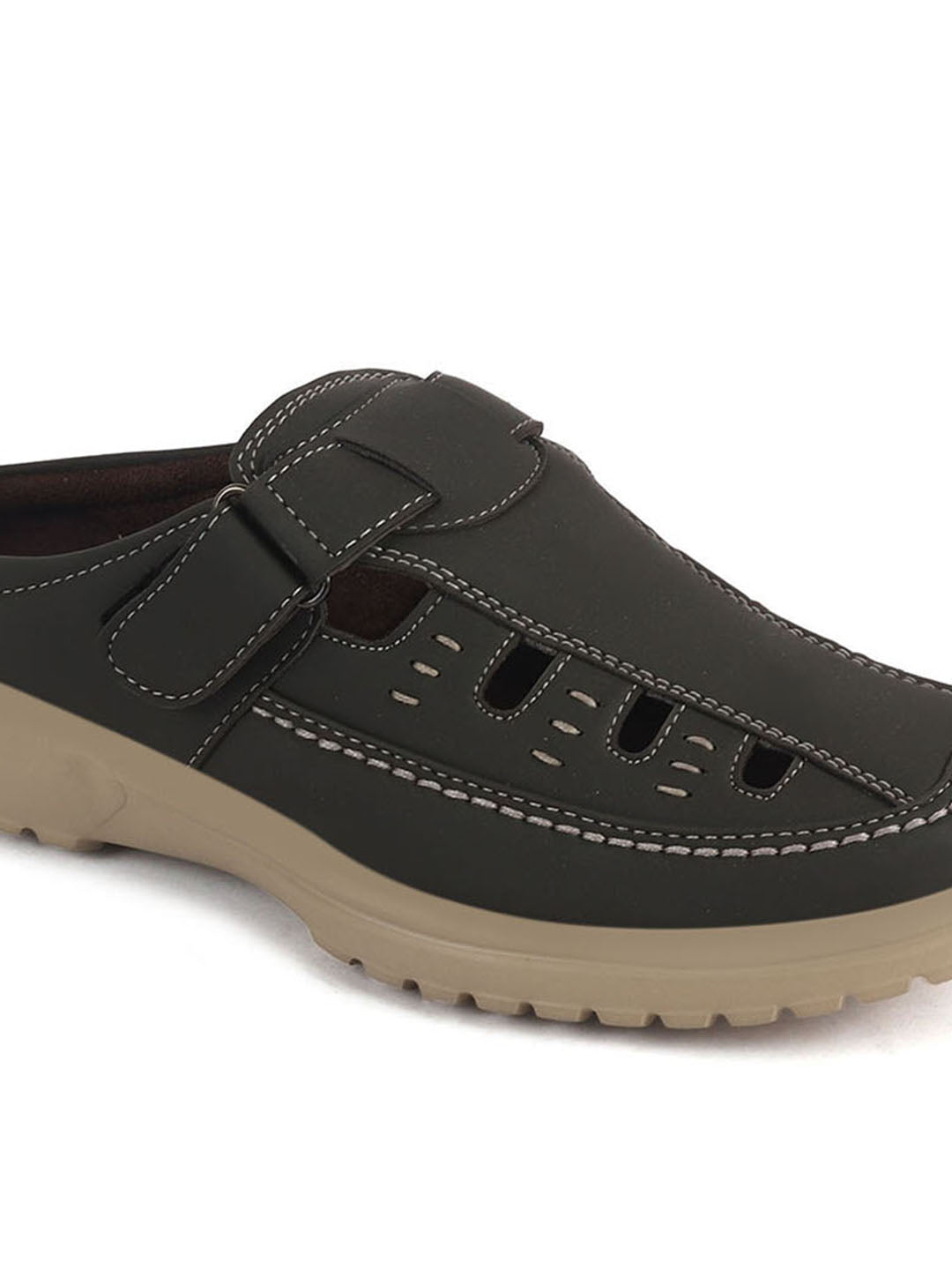 men breathable cutout leather clogs