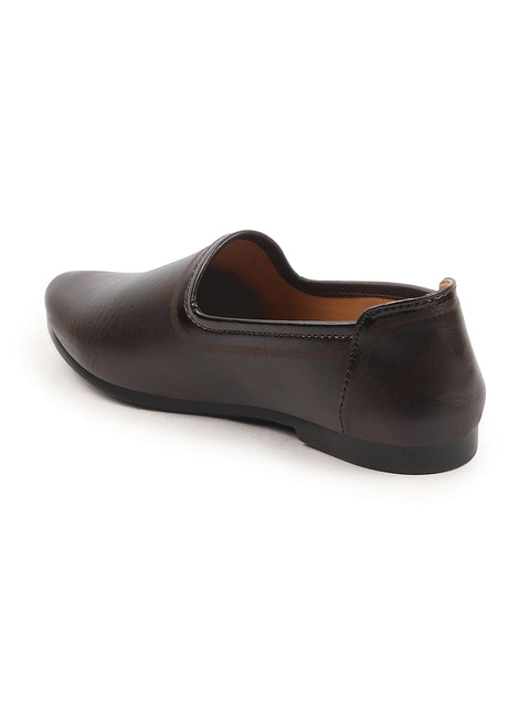 Shop Men Brown Ethnic Slip-On Lightweight Jutis & Mojaris Online.