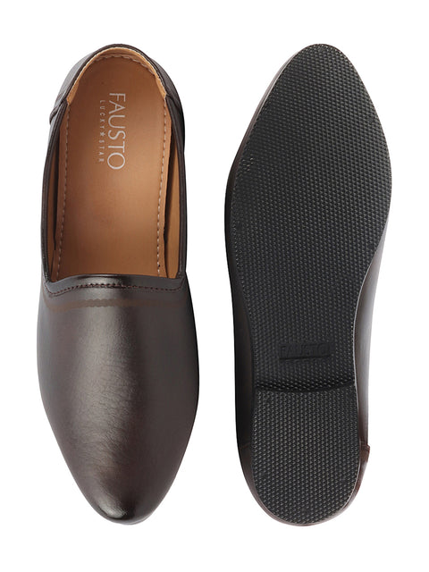Shop Men Brown Ethnic Slip-On Lightweight Jutis & Mojaris Online.