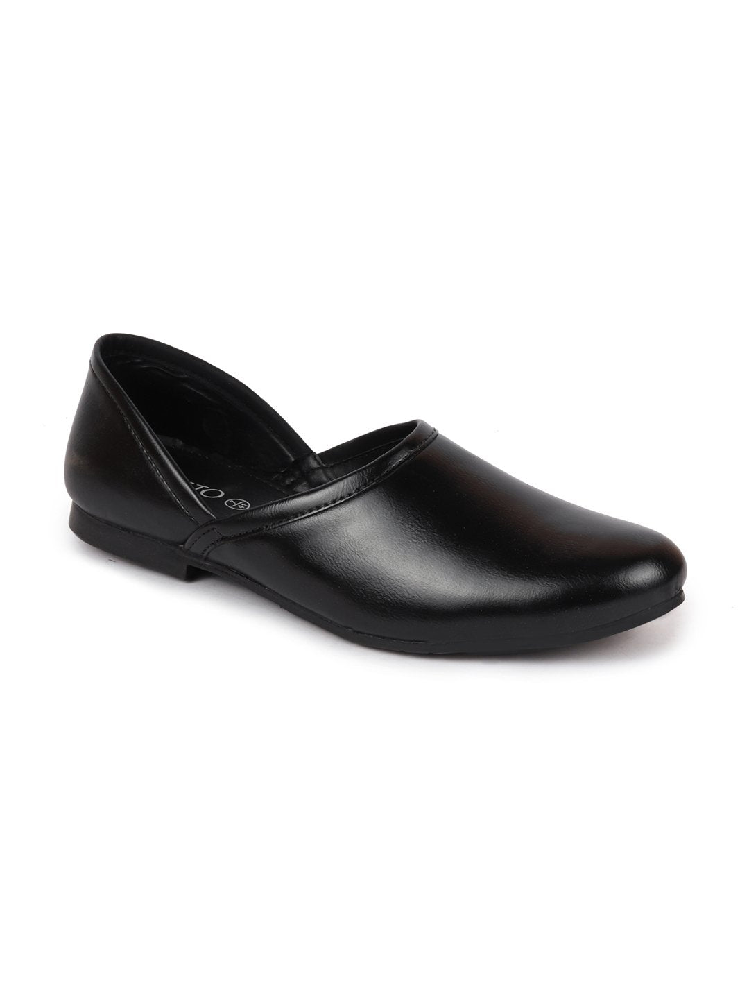Shop Men Black Ethnic Nagra Juttis & Mojaris Online.