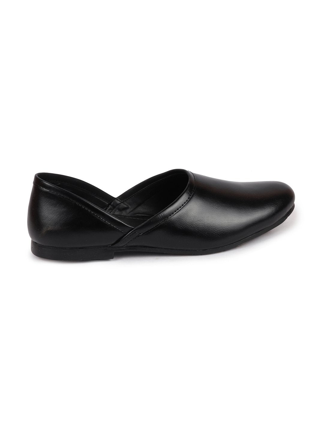 Shop Men Black Ethnic Nagra Juttis & Mojaris Online.