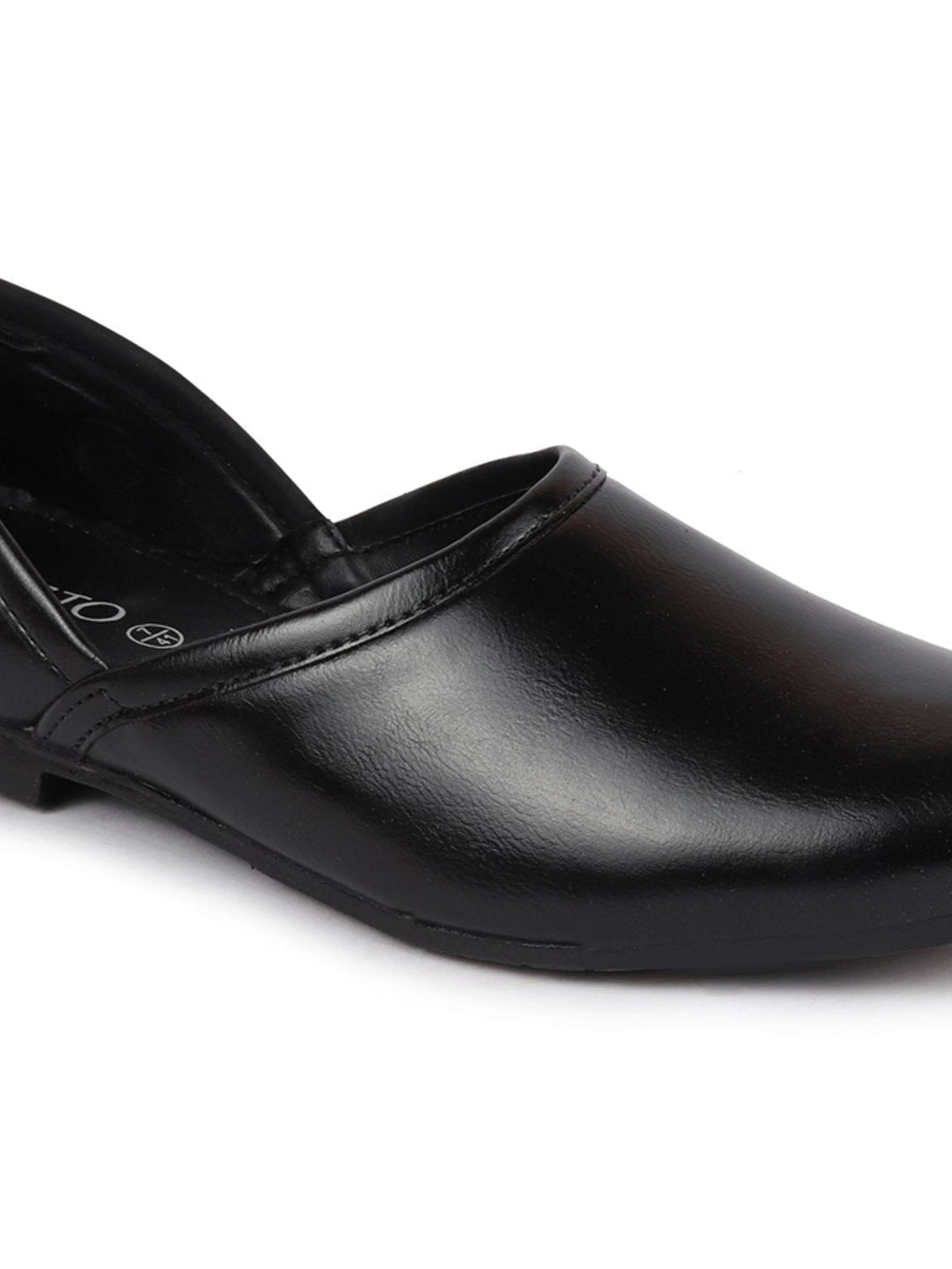 Shop Men Black Ethnic Nagra Juttis & Mojaris Online.