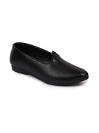 Shop Men Ethnic Black Slip On Juttis and Mojaris Online.