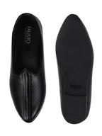 Shop Men Ethnic Black Slip On Juttis and Mojaris Online.