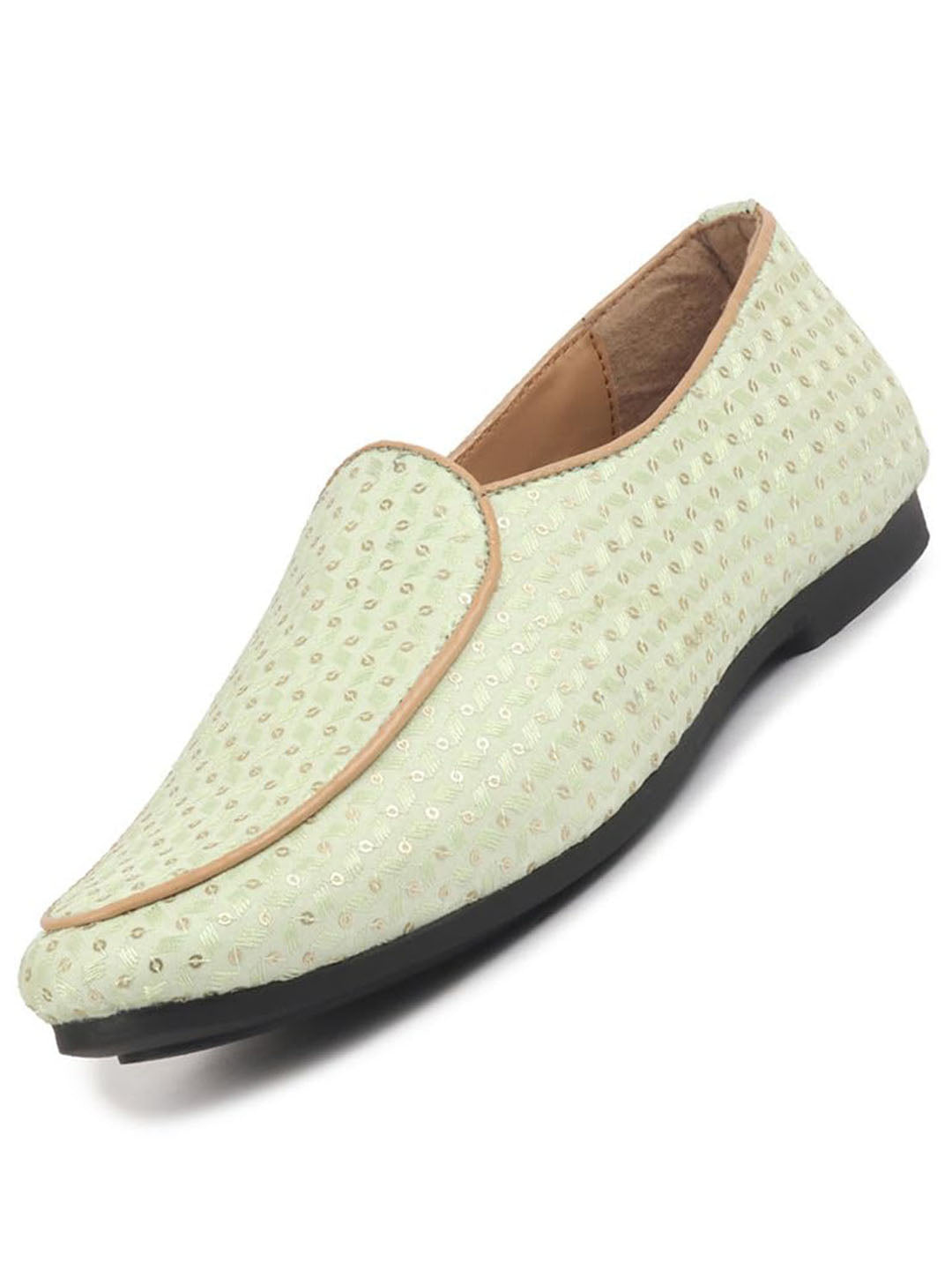 ethnic footwear for men