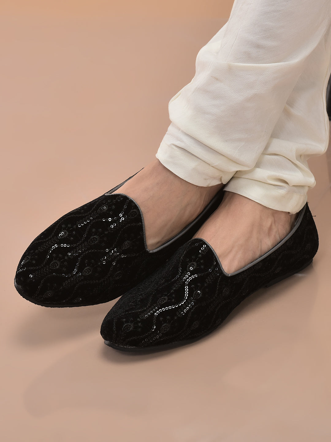 Buy Men's Black Silk Ethnic Slip On Jutti Mojari Online