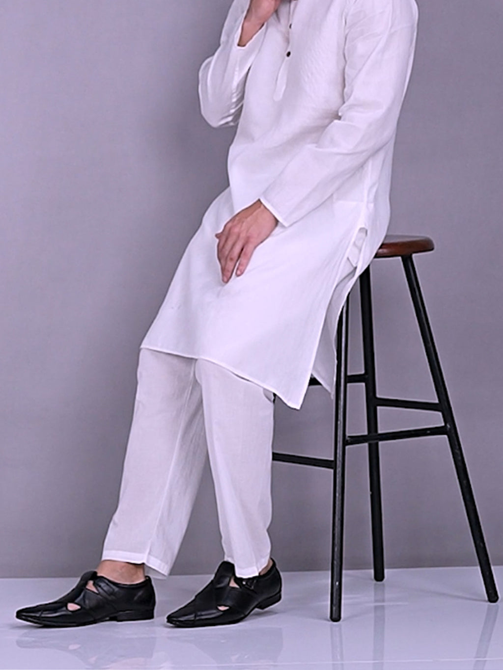 shop men black peshawari leather sandals online.