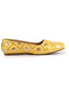traditional shoes for women