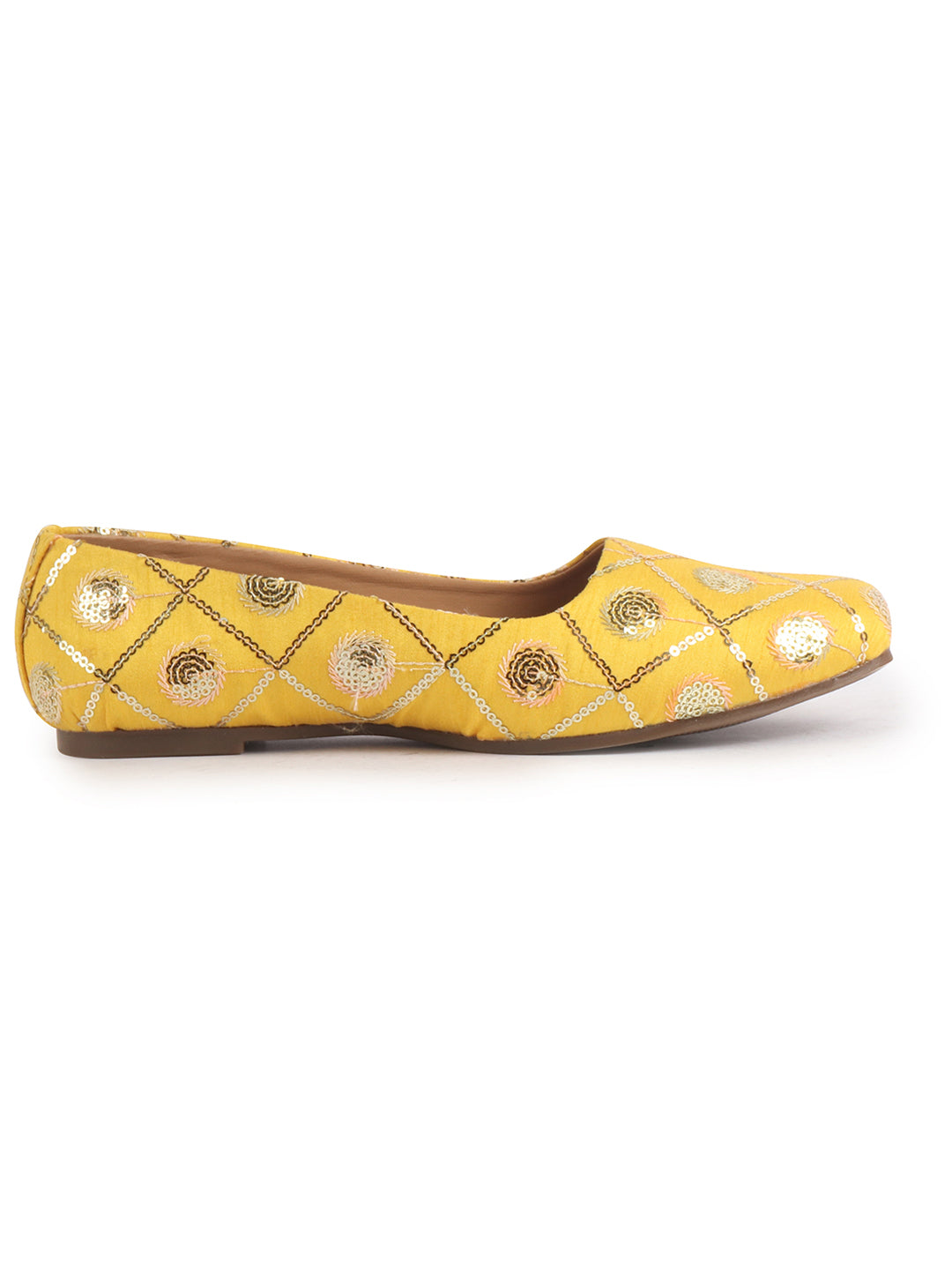 traditional shoes for women