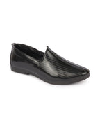 Shop Men Black Glossy Shine Textured Design Wedding Festive Ethnic Slip On Jutis and Mojaris Online.