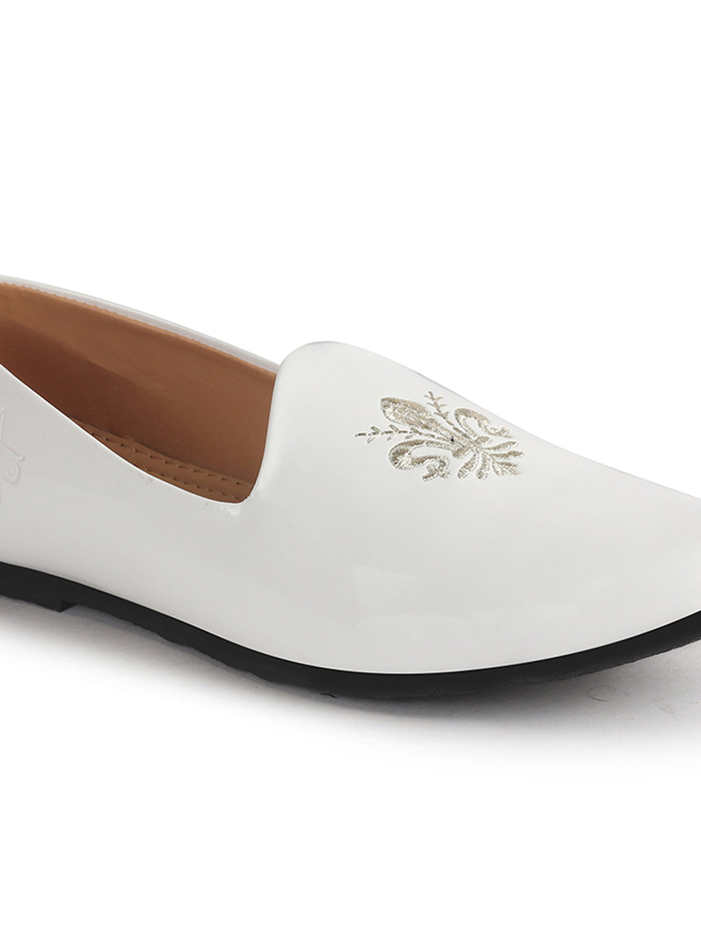 Men White Patent Glossy Ethnic Embroidered Design Slip On Shiny Juttis & Mojaris For Party|Wedding|Festival