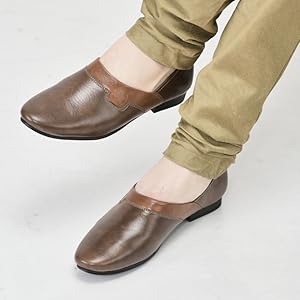 Men White Wedding Party Evening Ethnic Colorblocked Slip On Juttis and Mojaris
