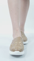 Women Peach Leaf Print Embroidery Design Back Open Slip On Mules Shoes