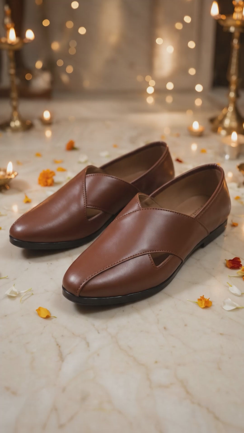 Men Ethnic Black Criss Cross Slip On Juttis and Mojaris