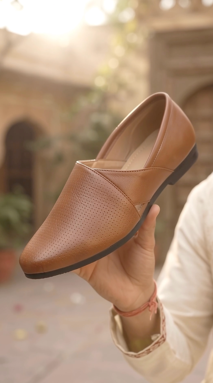 Men Black Ethnic Wedding Traditional Textured Slip On Juttis and Mojaris | Lightweight Cushioned Insole, Anti-Skid Sole | Perfect Shoe for Kurta Pyjama Outfits, Sherwani