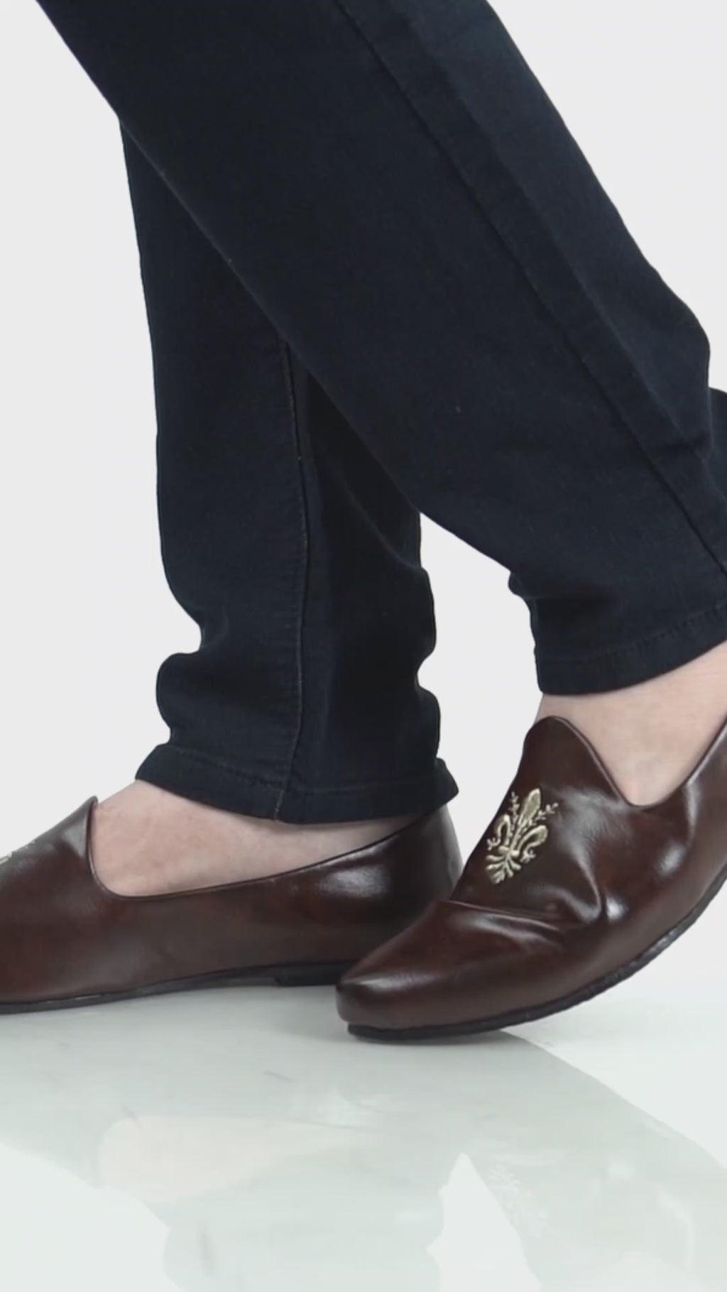 Men Brown Ethnic Slip-On Juttis