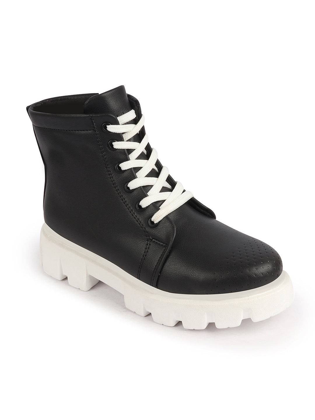Shop Women Black Outdoor Winter High Top Chunky Lace Up Casual Boots Online.