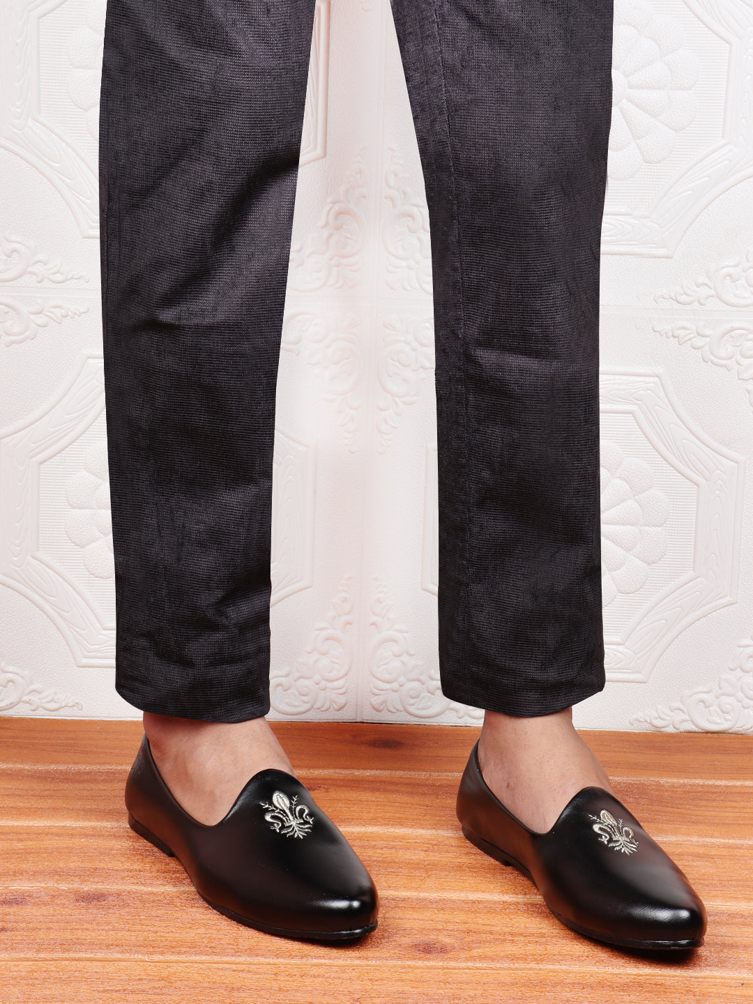 Men Black Ethnic Slip-On Juttis - Main Image